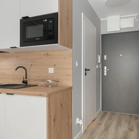 Jasny & Elegancki Apartament Typu Studio Z Tarasem By Renters ポズナン